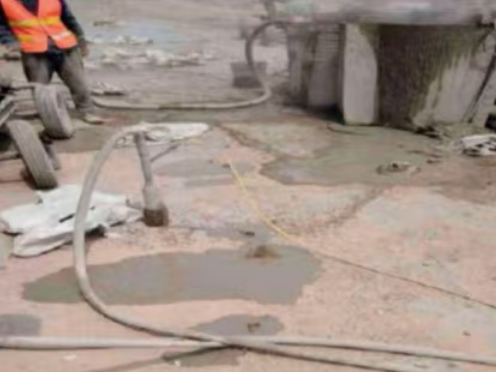 东安水泥混凝土路面板底注浆技术 路面脱空注浆整治方案